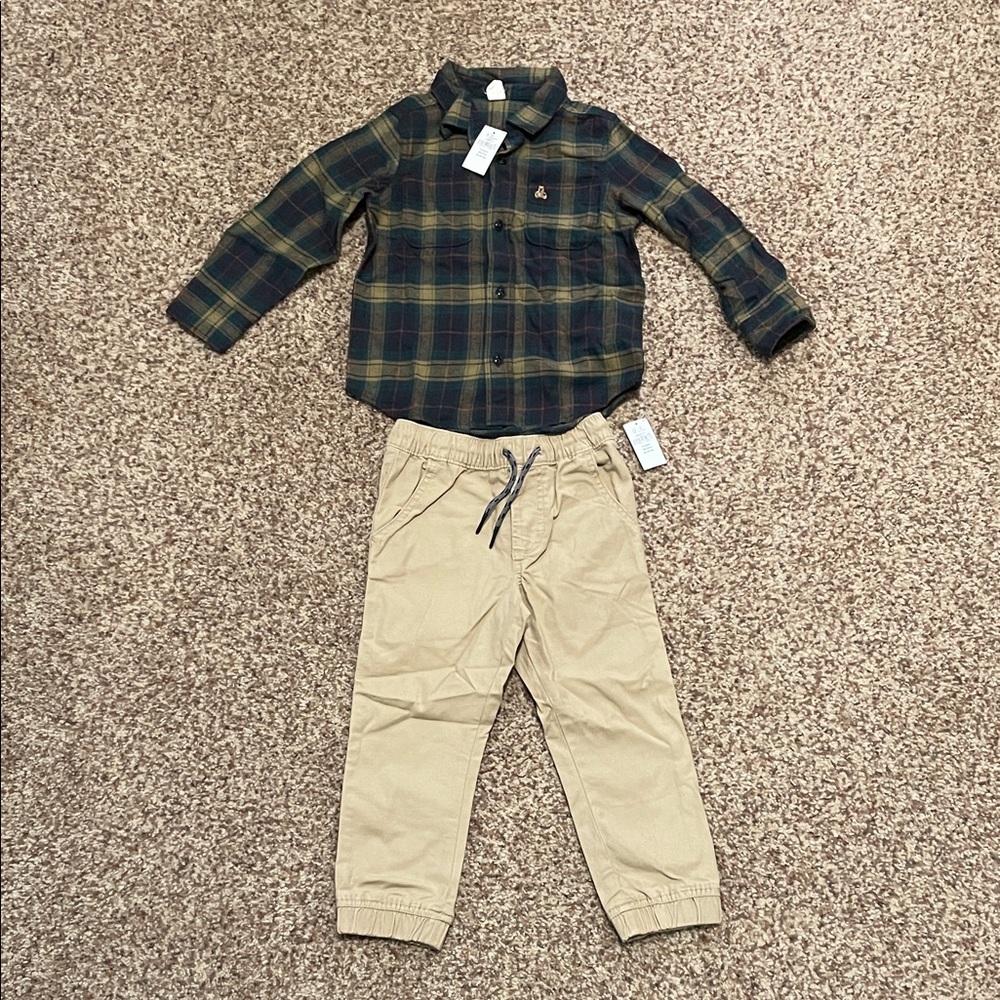GAP Boys Green Plaid Shirt and Khaki Pants Set